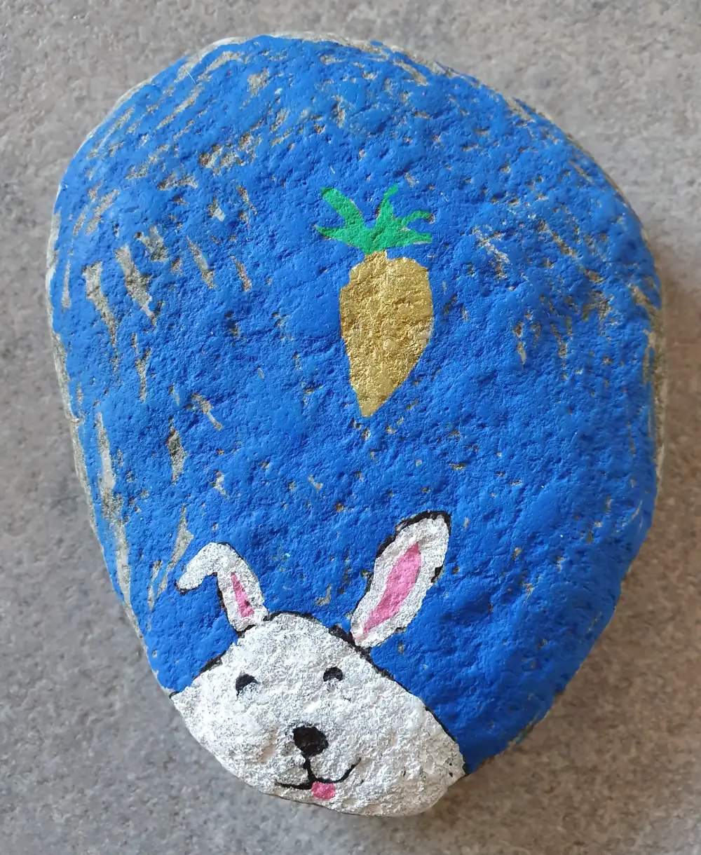 Kanin malet på sten
