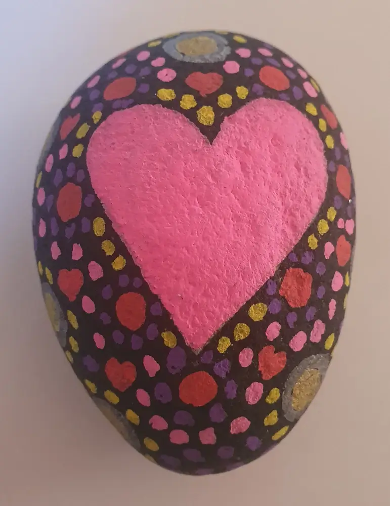 Hjerte doodlet på sten